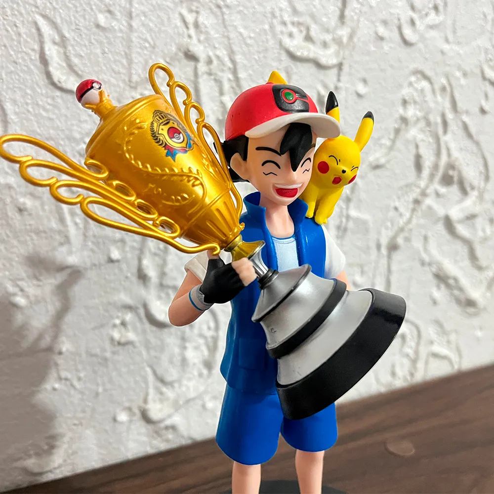 Ash Ketchum con Trofeo Figura