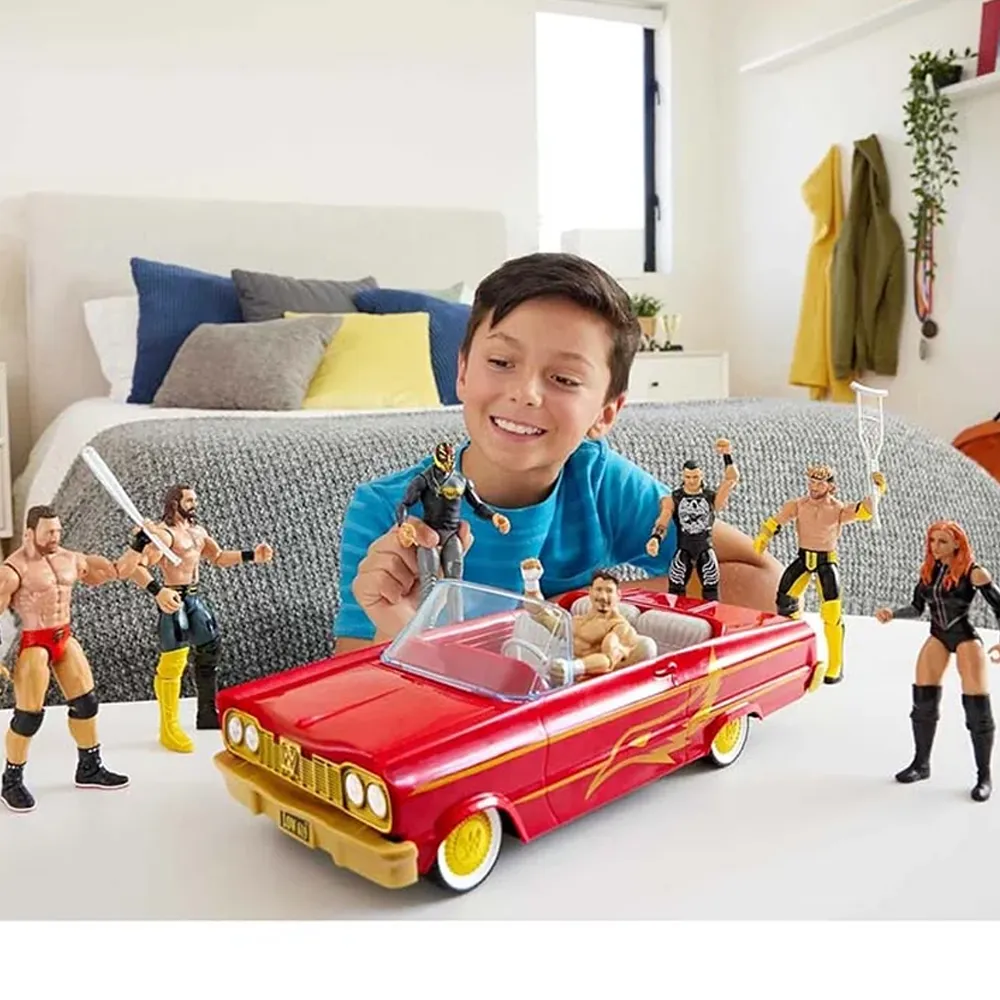Figuras y coche rojo wwe mattel